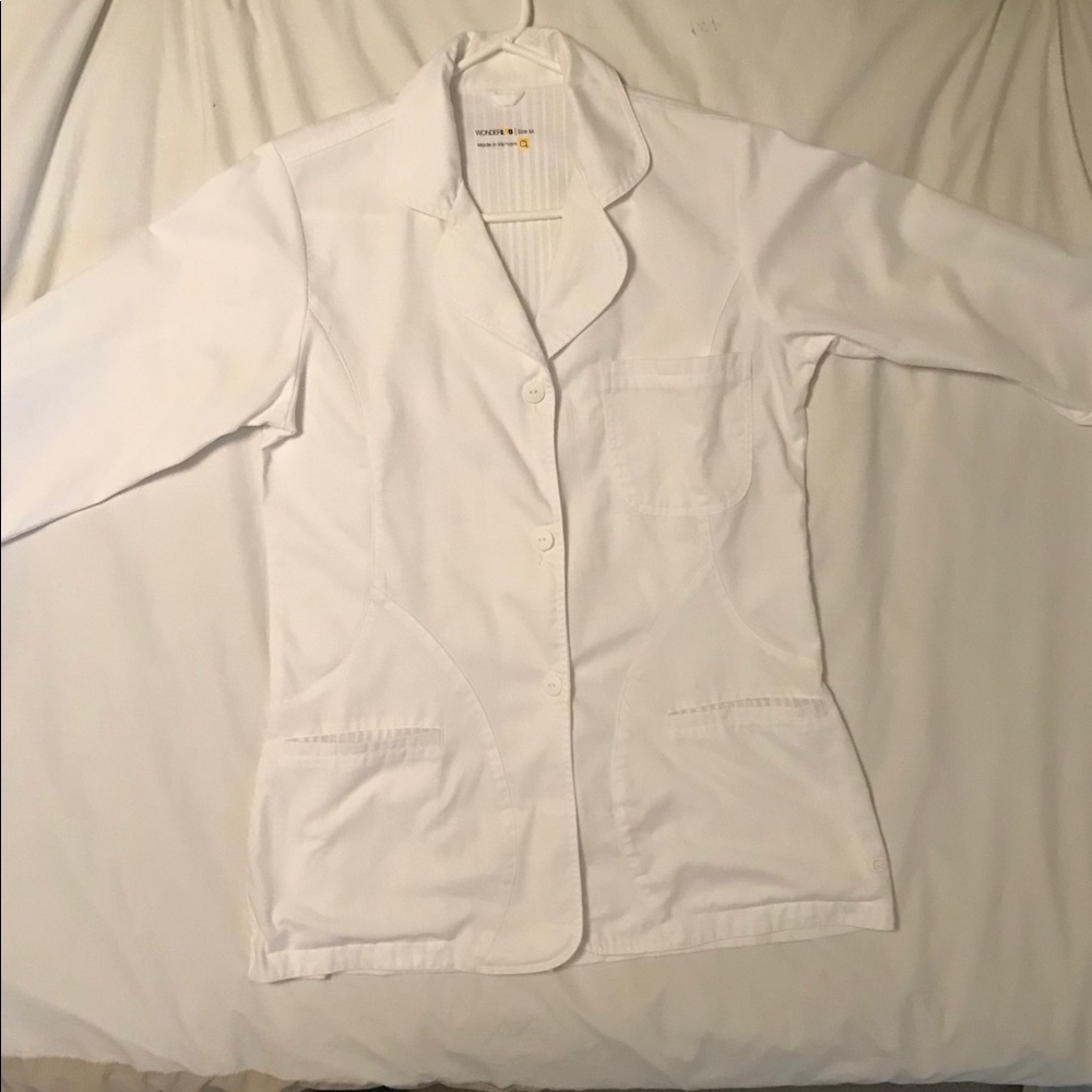 Women’s Wonderlab Lab coat size medium